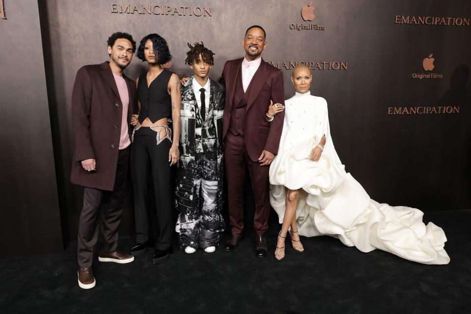 los angeles, california   november 30  l r trey smith, willow smith, jaden smith, will smith, and jada pinkett smith attend the premiere of apple original films emancipation at regency village theatre on november 30, 2022 in los angeles, california photo by amy sussmanwireimage