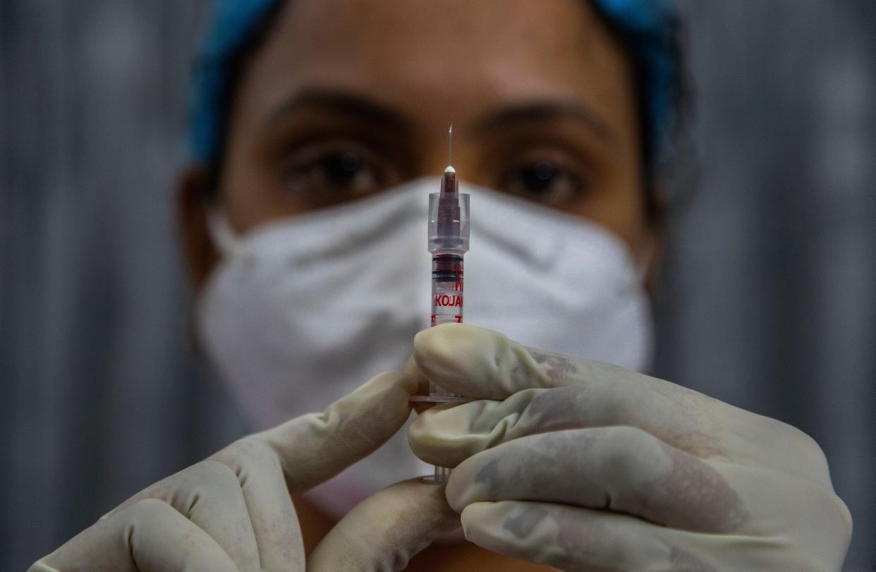 <p>The US federal government has now asked for states to open up its vaccination distribution to include those 65 and older </p> (Copyright 2021 The Associated Press. All rights reserved.)