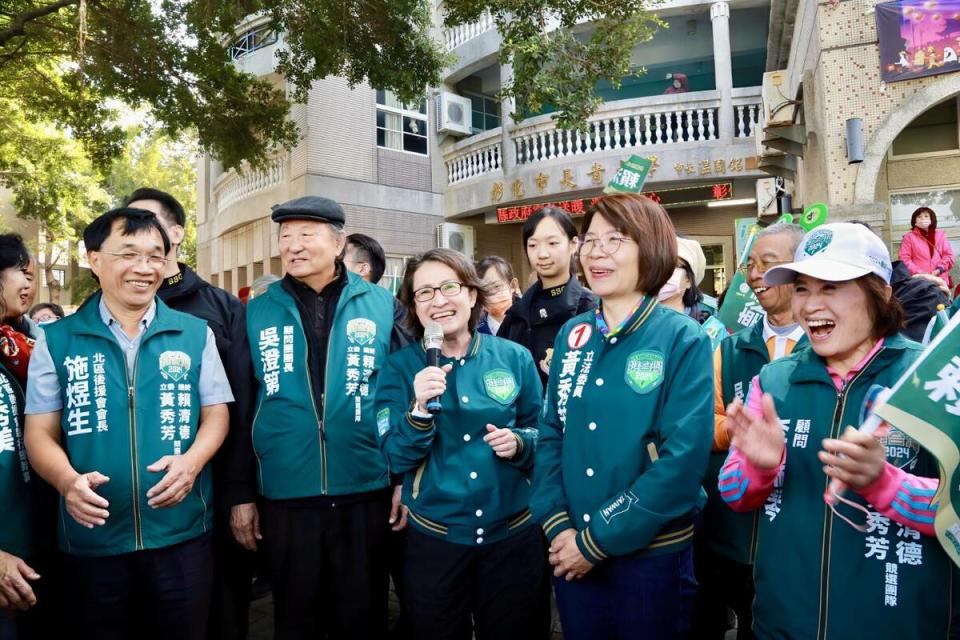  蕭美琴赴彰化市替黃秀芳站台。 圖：賴清德競總提供 