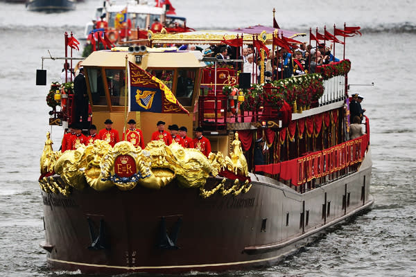 <div class="caption-credit"> Photo by: Jeff J Mitchell | Getty Images</div>The Royal barge 'Spirit of Chartwell' passes crowds lining the river near the Houses of Parliament during the Diamond Jubilee Thames River Pageant on June 3, 2012 in London, England.