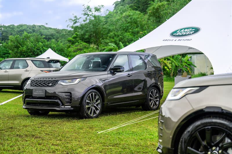 Land Rover全新Discovery統一搭載R-Dynamic外觀套件。（圖／Jaguar Land Rover Taiwan提供）