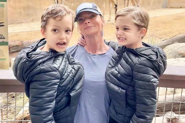 Jaime Pressly Enjoys Playing Hooky For A Zoo Outing With Twin Sons Leo   F7638cb52be8c8ea27c50491ae39ecb3