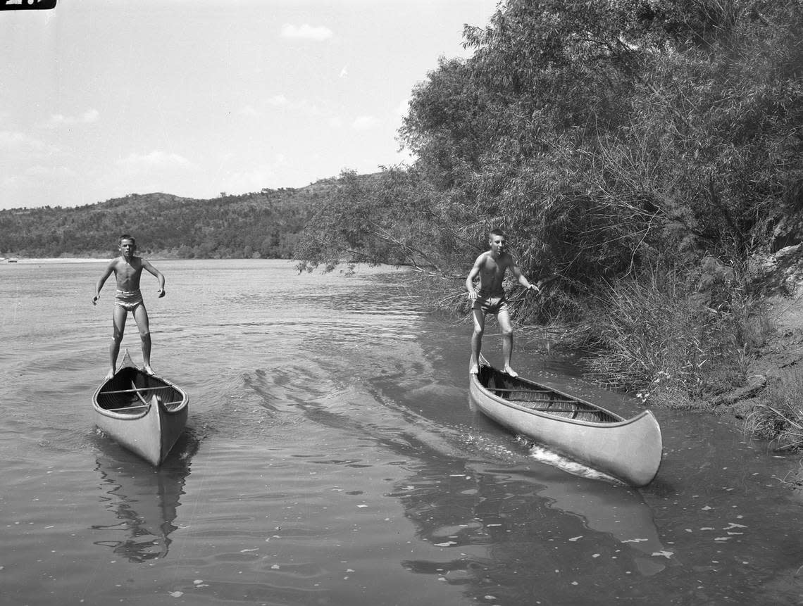 July 4, 1943: Pat O’Hara and Bill O’Grady, crew captains, illustrate finer points of “gunnel jumping” at Worth Ranch Boy Scout camp. Fort Worth Star-Telegram archive/UT Arlington Special Collections