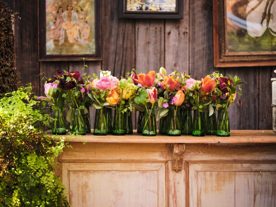 Learn how to make a spring bouquet (Petersham Nurseries)