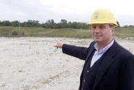 Auf diesem Grund sollte später die Allianz Arena entstehen. Sie ging als eine der größten Errungenschaften der Ära Hoeneß in die Geschichtsbücher ein.