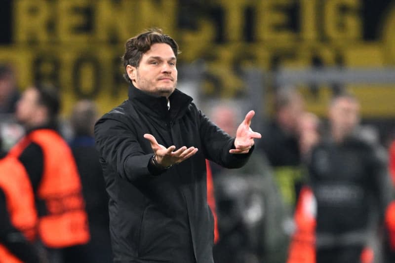 Dortmund coach Edin Terzic gives instructions on the touchline during the UEFA Champions League soccer match between Borussia Dortmund and PSV Eindhoven at Signal Iduna Park. The coach is confident going into the match at FC Bayern. Federico Gambarini/dpa
