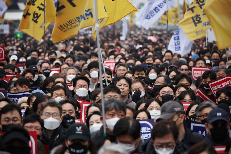 South Korean doctors to hold a mass rally against govt medical policy