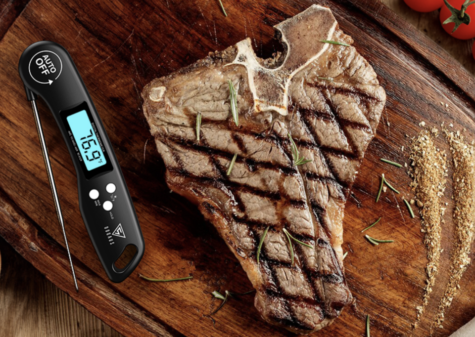 Meat Thermometers, DOQAUS Instant Read Food Thermometers for Cooking, Digital Kitchen Thermometer Probe with Backlight & Reversible Display, Cooking Temperature Thermometers for Turkey Grill BBQ Oven