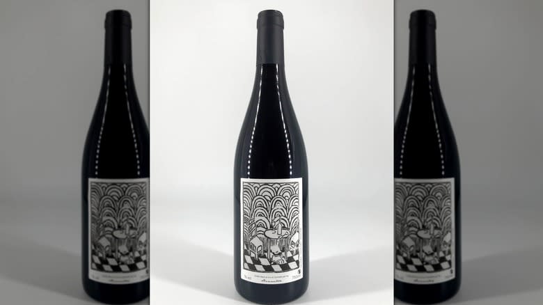 black and white wine label