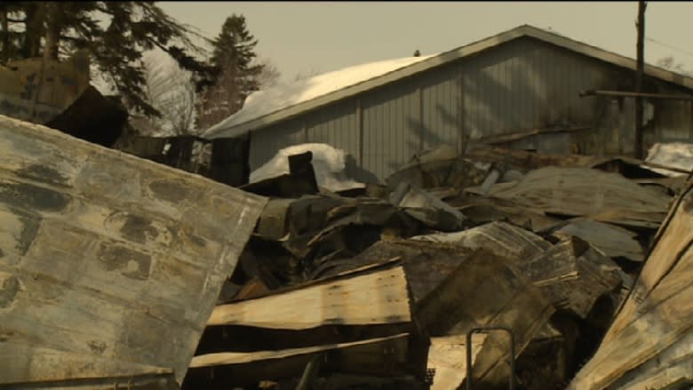 Cars burn in warehouse fire