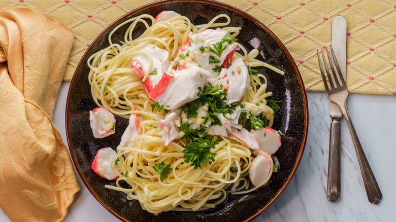 Linguine with crab