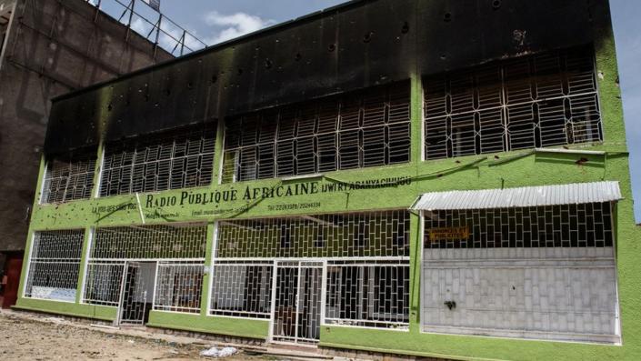 The damaged facade of Burundi&#39;s main independent radio station African Public Radio (RPA, Radio Publique Africaine) in Bujumbura, after it was attacked by supporters of President Pierre Nkurunziza in 2015