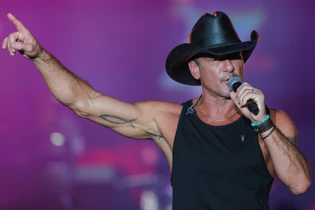 Tim McGraw Wears His Father Tug McGraw's Phillies Jersey to Game 3