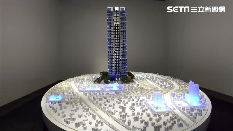 「新濠一川」共規劃4種房型，將打造26層住宅大樓。（圖／記者陳韋帆攝影）