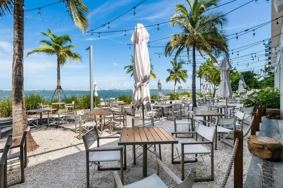 Amara at Paraíso, el restaurante del chef Michael Schwartz frente a la bahía, en Miami.