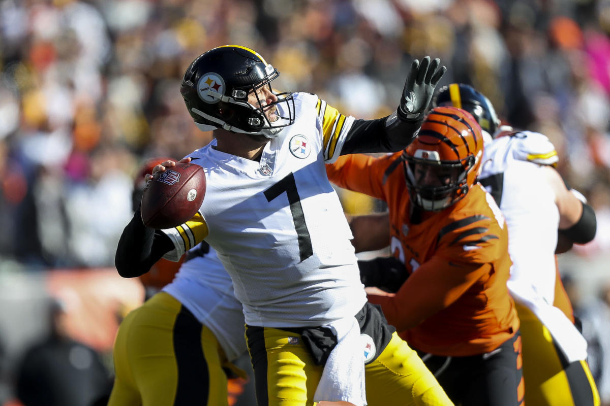 Bengals embarrass Steelers 24-10