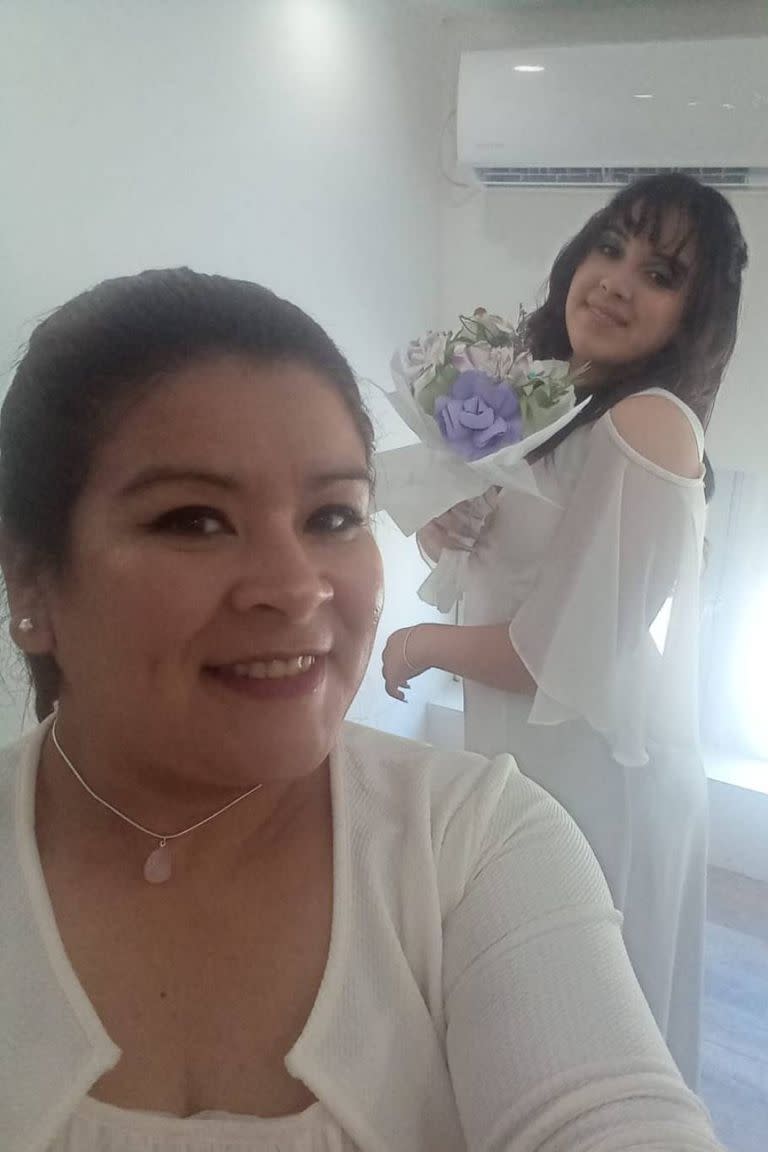 Lorena y Ariadna desboraban felicidad el día de la celebración del cumpleaños de 15