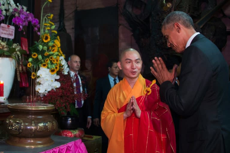 US President Barack Obama visits the Jade Pagoda in Ho Chi Minh City on May 24, 2016