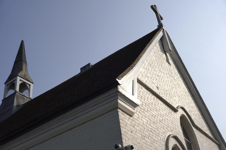 photo of church with 50mm lens setting of Sony ZV-1 II