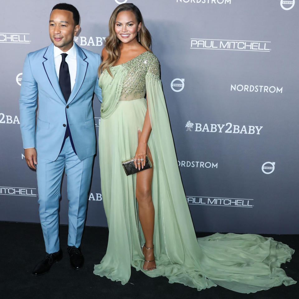 CULVER CITY, LOS ANGELES, CALIFORNIA, USA - NOVEMBER 09: Singer John Legend and wife/model Chrissy Teigen arrive at the 2019 Baby2Baby Gala held at 3Labs on November 9, 2019 in Culver City, Los Angeles, California, United States. (Photo by Xavier Collin/Image Press Agency/Sipa USA)