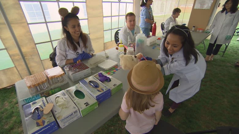 Worry Tent joins Dr. Goodbear Clinic at Teddy Bears' Picnic in Winnipeg