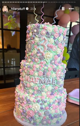 <p>Hilary Duff/Instagram</p> Mae's birthday cake