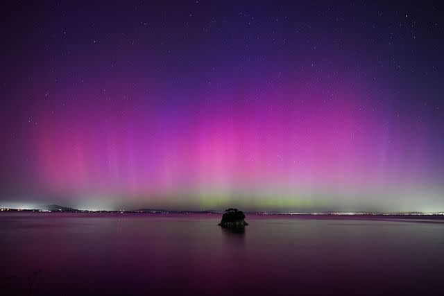 <p>Tayfun Coskun/Anadolu via Getty </p> The northern lights in San Francisco on May 11, 2024