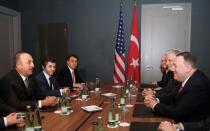El ministro turco de Asuntos Exteriores Mevlut Cavusoglu se reúne con el secretario de Estado de Estados Unidos Mike Pompeo en Berlín, Alemania, el 19 de enero de 2020