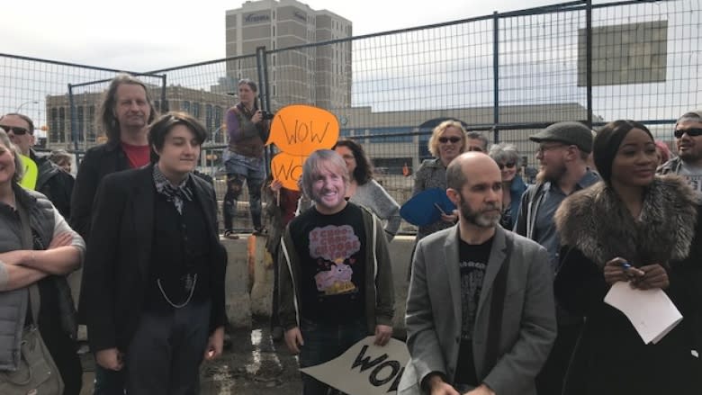 Hundreds gather to stare at Regina construction site hole and say 'wow' like Owen Wilson