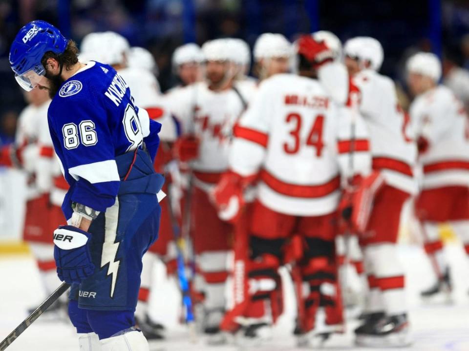 NHL: Titelverteidiger Tampa Bay kassiert erste Niederlage