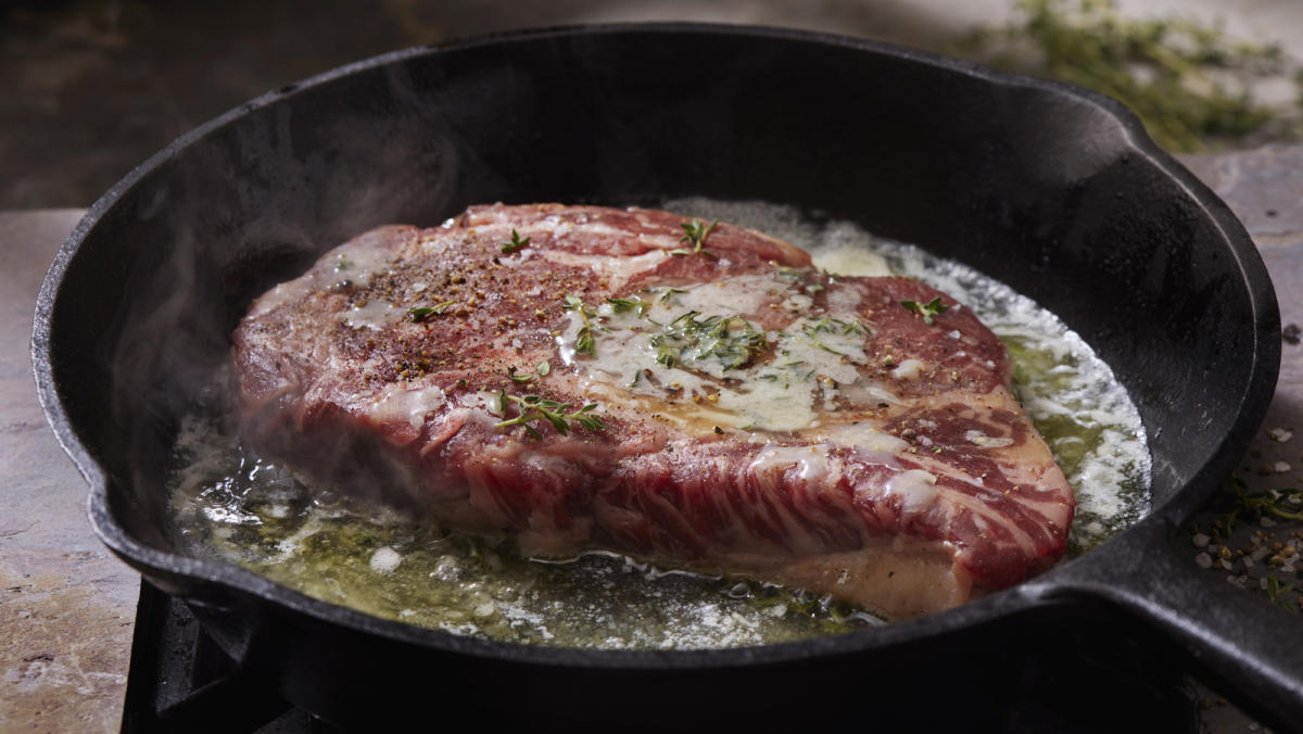 Try The 2-Pan Method For Steak That's Juicy And Perfectly-Crusted Every Time