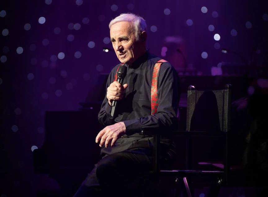 Affiche du concert filmé de Charles Aznavour, un événement diffusé au cinéma en décembre - Universal