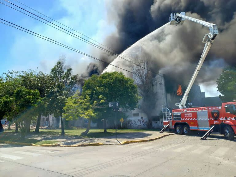 Se incendia un depósito en Pompeya