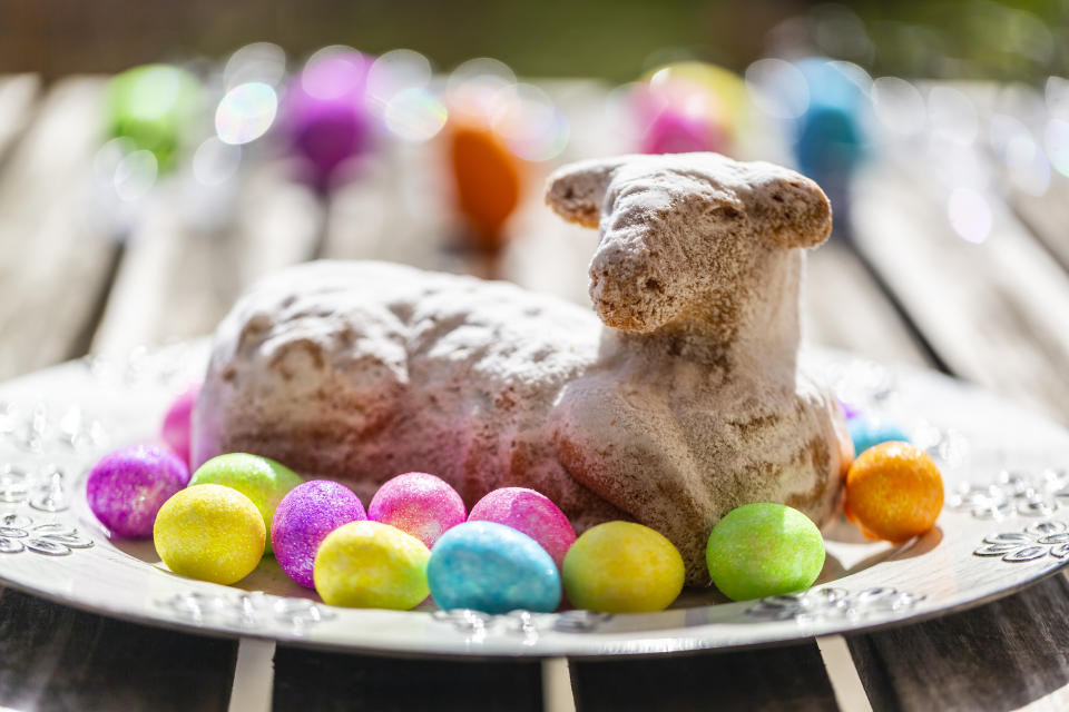 Für ein gelungenes Osterlamm reicht nicht nur das perfekte Rezept – man braucht auch die passende Backform (Symbolbild: Getty Images).