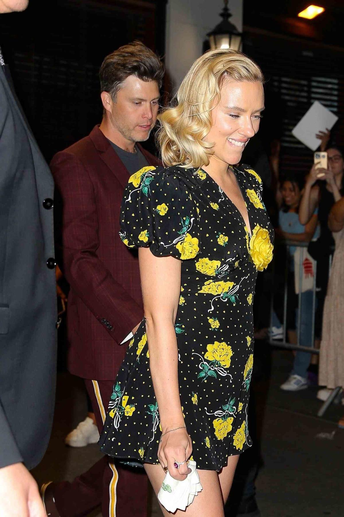 Scarlett Johansson Just Wore a Micro-Minidress with a '50s Bob For a Rare  Outing With Colin Jost