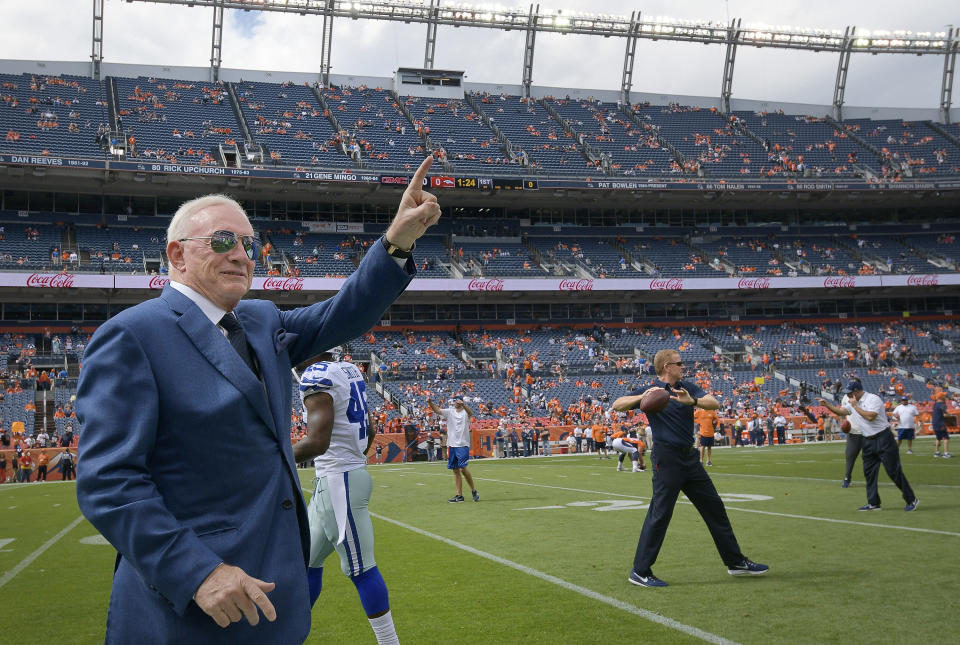 Dallas Cowboys owner Jerry Jones got a "big salute" from President Donald Trump for his threat&nbsp;to bench&nbsp;players. (Photo: Max Faulkner/Fort Worth Star-Telegram via Getty Images)