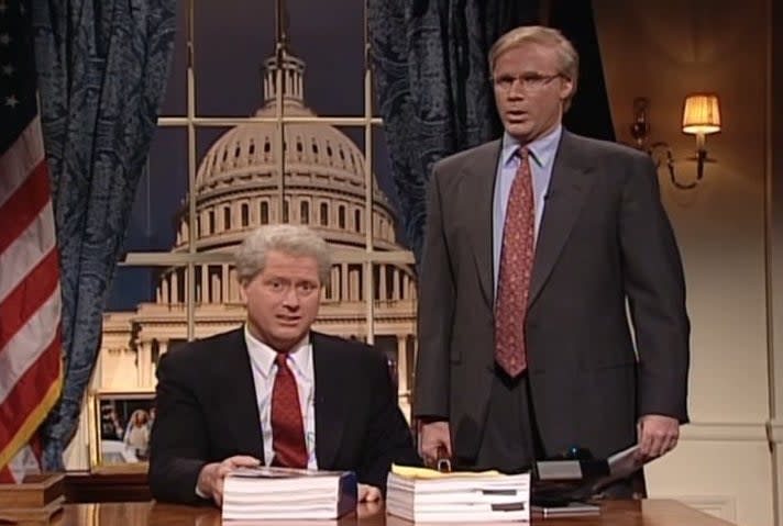 Darrell Hammond as Bill Clinton sitting in the White House with Will Ferrell's Kenneth Star standing next to him in "Saturday Night Live"