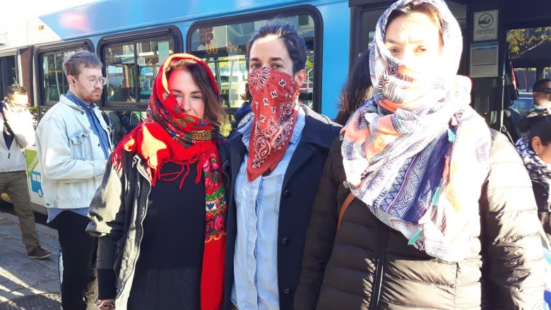 Breaking down Bill 62: What you can and can't do while wearing a niqab in Quebec