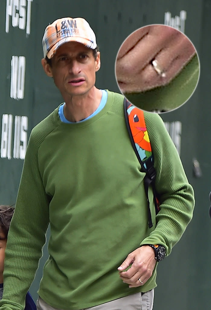Anthony Weiner seen still wearing his wedding ring in Chelsea on June 5 in New York City. (Photo: Alo Ceballos/GC Images)