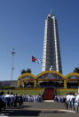 Vista general del púlpito instalado en la plaza de la Revolución, en La Habana, desde el cual el Papa Benedicto XVI celebra una misa en el marco del último día de su visita oficial, este 28 de marzo. EFE/David Fernández