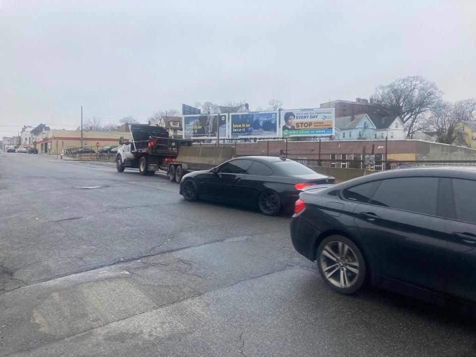 View looking west on East Third Street in Mount Vernon where the road will be closed Hartford and Langdon avenues due to structural damage under the overpass. Jan. 12, 2023
(Photo: Jonathan Bandler/lohud)