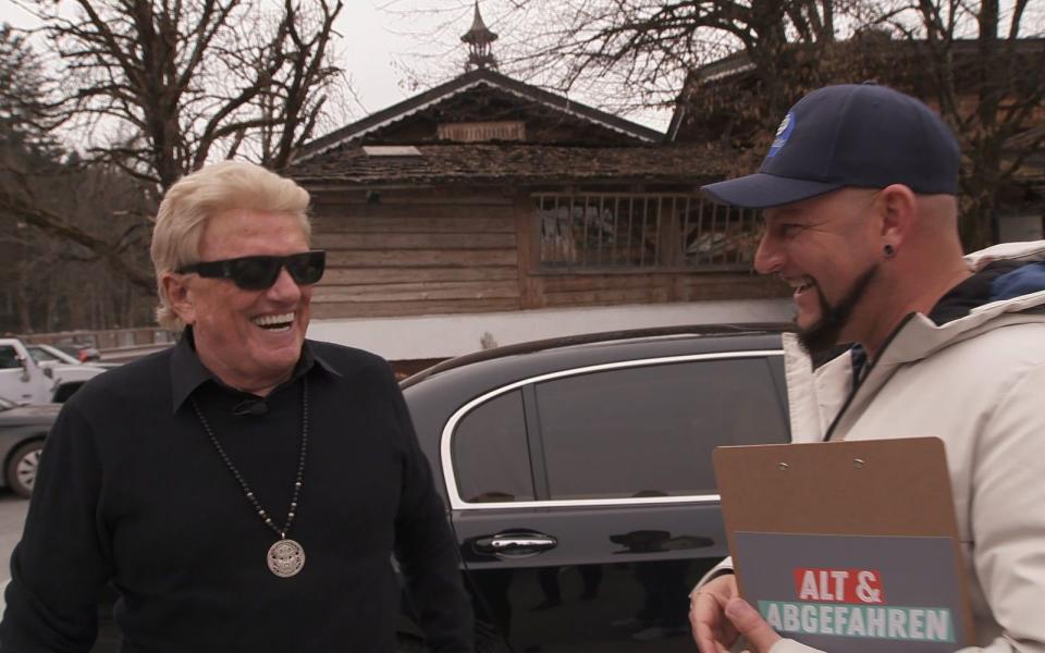 Test bestanden! Fahrlehrer David Johannssen ist alles in allem hochzufrieden mit den Fahrkünsten des Schlagerstars.  (Bild: RTL)