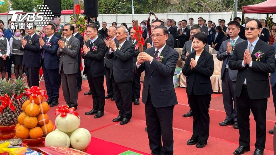 法務部長蔡清祥心疼同仁辦公環境。（圖／陳祁 攝）