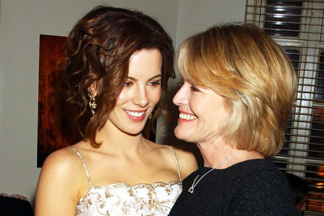 <p>Dave Benett/Getty</p> Kate Beckinsale and mother Judy Loe in December 2004.