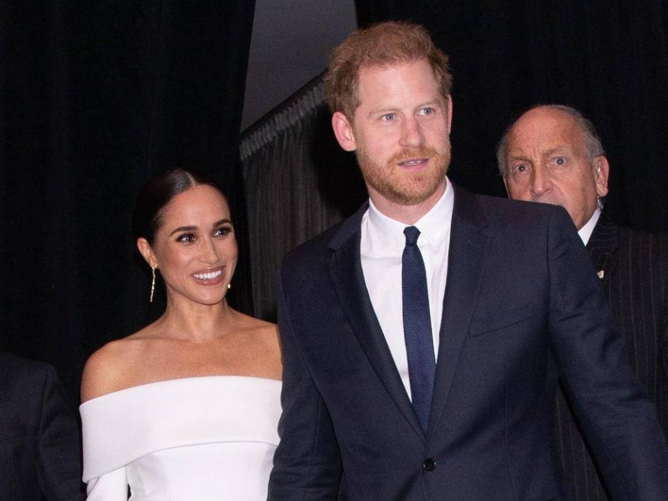 Prinz Harry und Herzogin Meghan haben die Entschuldigung der britischen Zeitung 