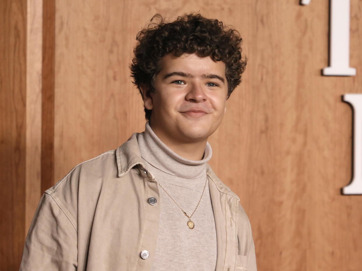 Gaten Matarazzo asiste a la premier de