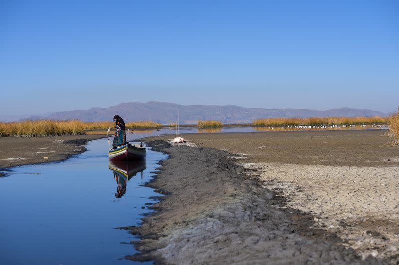 Lake Titicaca water level drops due to lack of rain in the entire altiplano, in Huarina