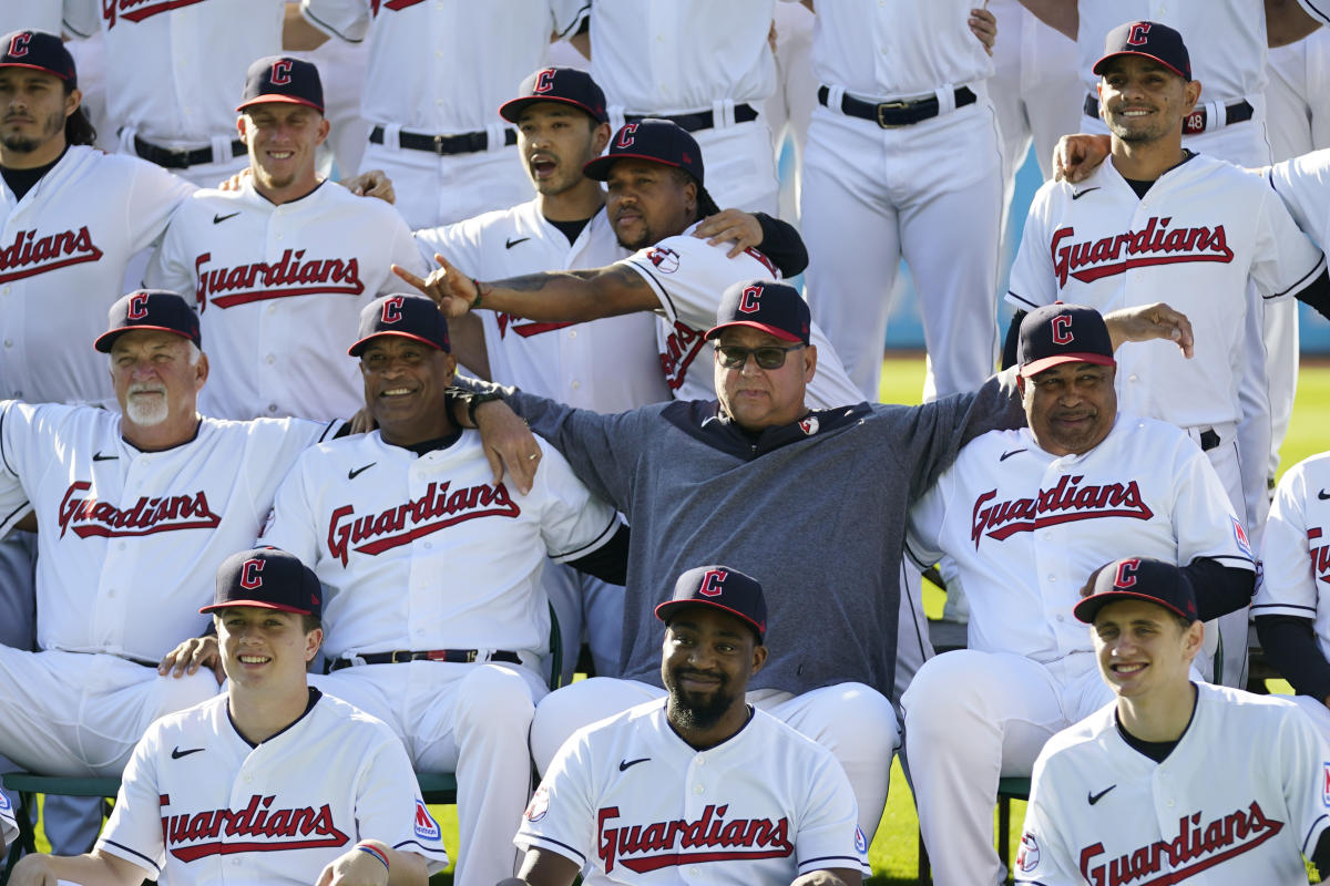 Guardians manager Terry Francona bids farewell to home crowd