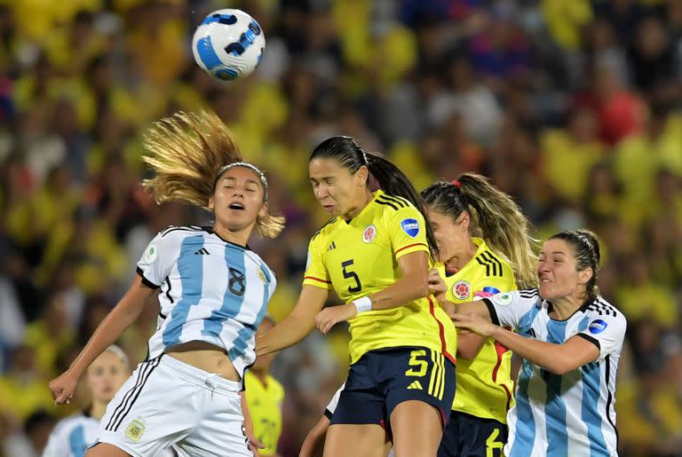 Colombia y la Argentina disputaron un encuentro lleno de asperezas en el que el local fue mejor