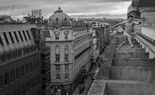 Naked free runner takes incredible pictures  over London